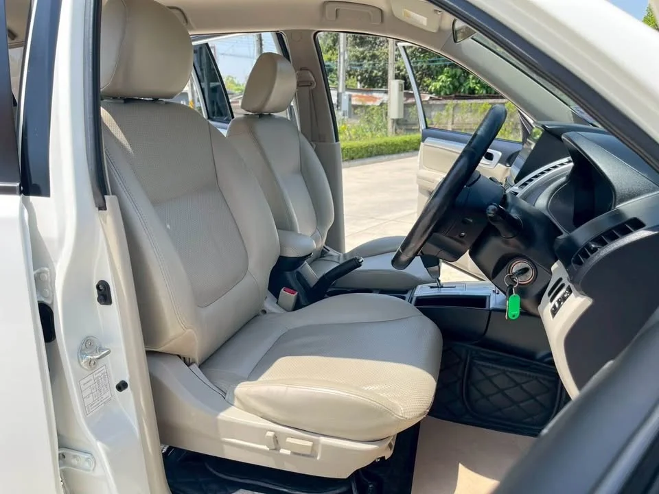 2010 Mitsubishi Pajero Sport II 2