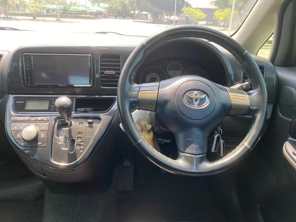 2007 Toyota Wish I 3