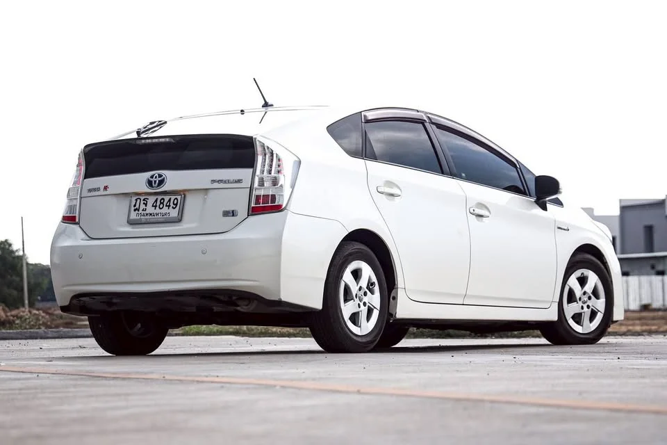 2011 Toyota Prius III 3