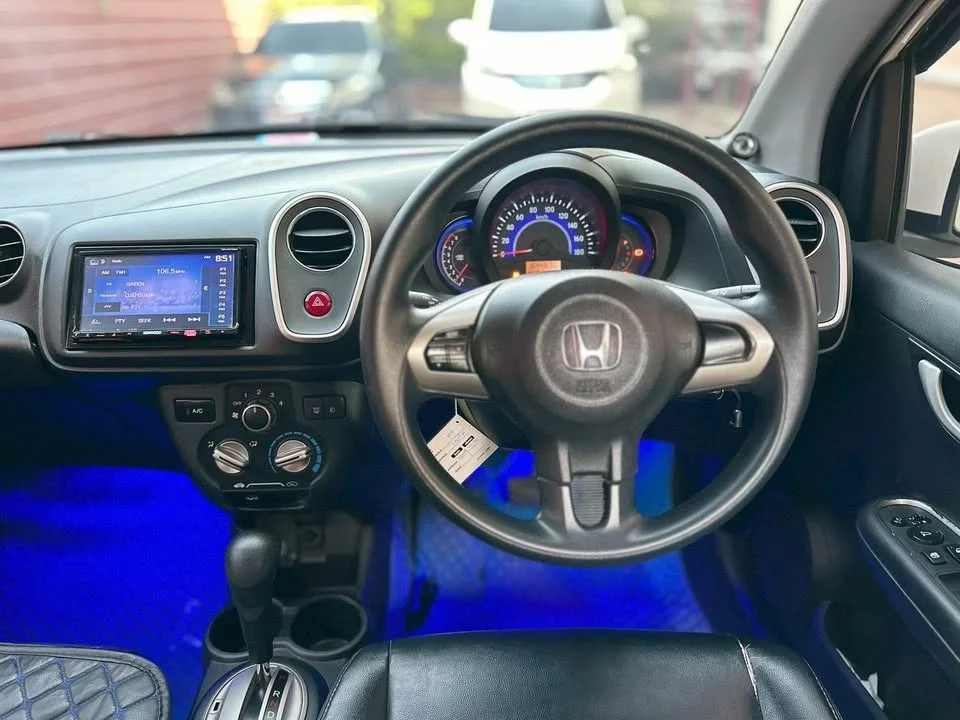 2015 Honda Mobilio II 2
