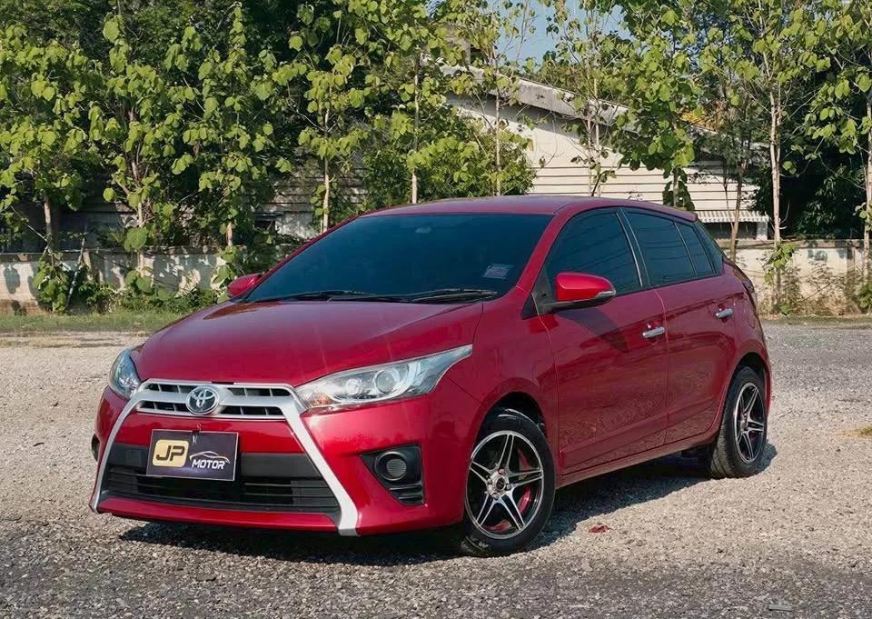 2015 Toyota Yaris III 2