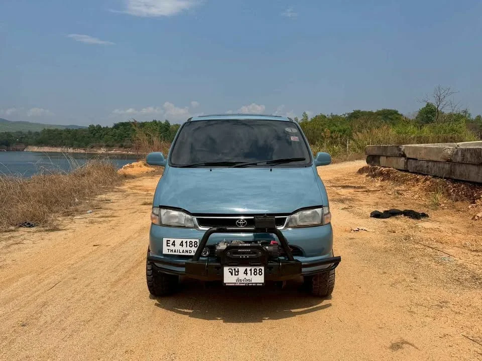 1996 Toyota Granvia H100 2