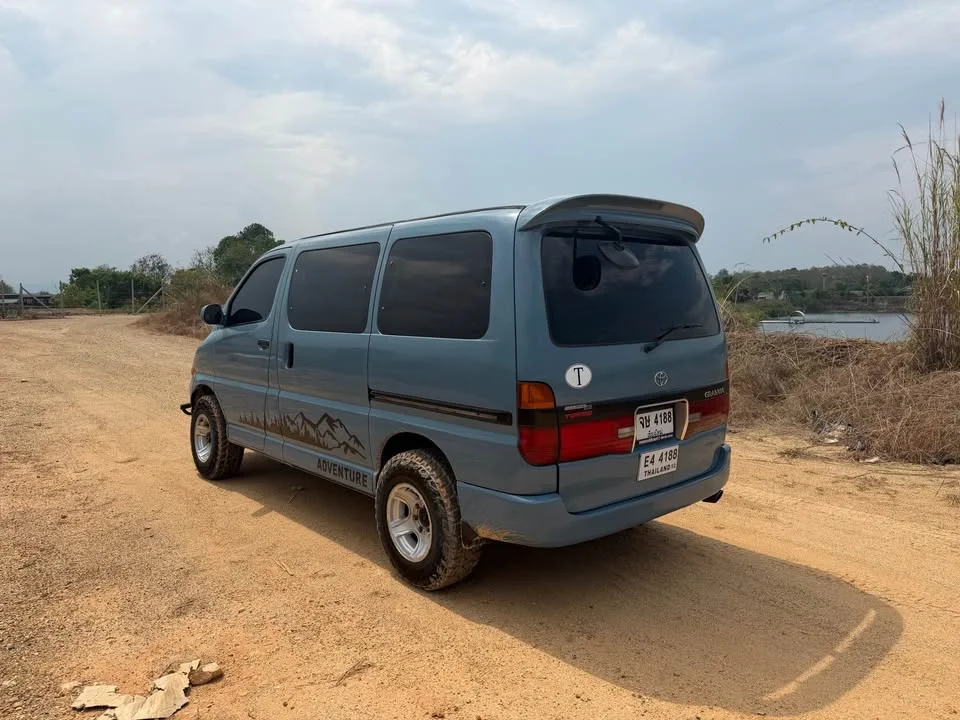 1996 Toyota Granvia H100 2