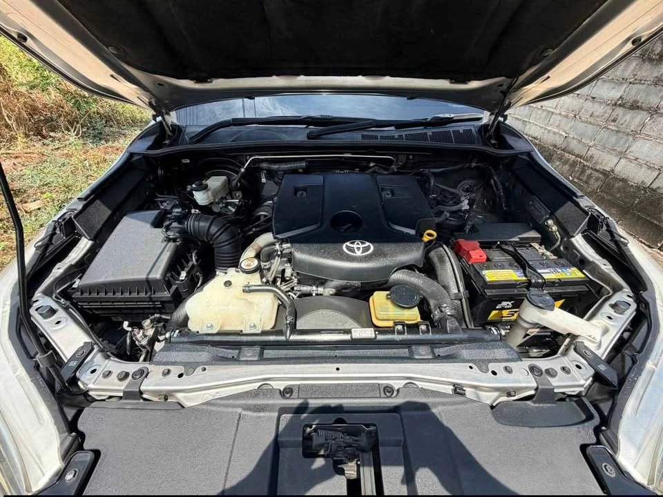 2019 Toyota Hilux VIII 2