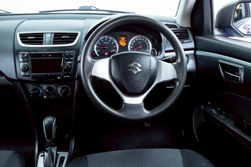 2012 Suzuki Swift II 2