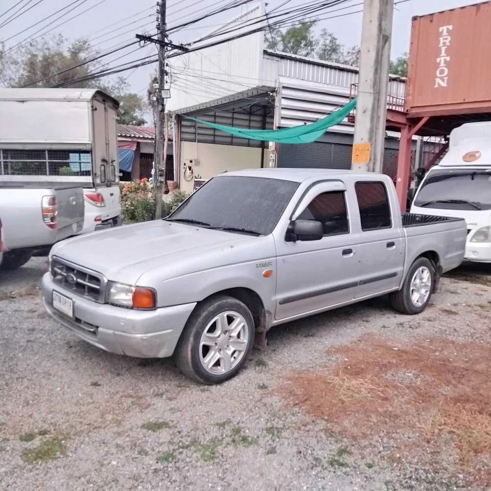 2000 Mazda 2500 Fighter V 2