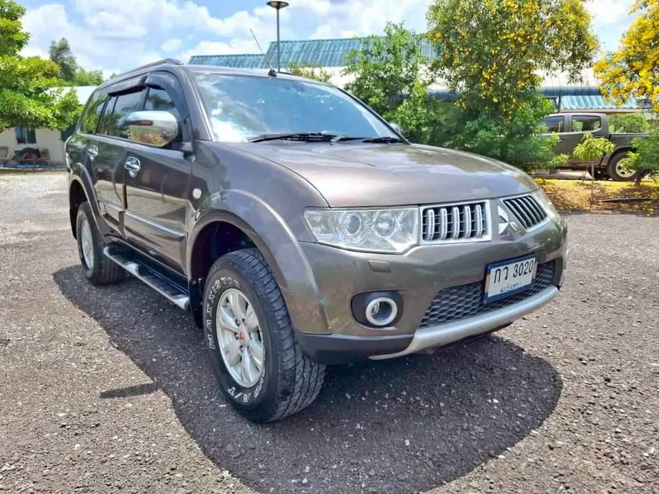 2011 Mitsubishi Pajero Sport II 2