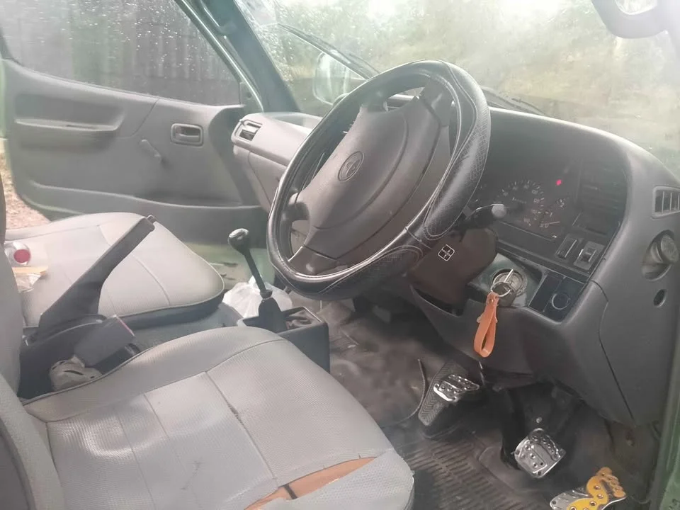2006 Toyota Commuter IV (H100) 3