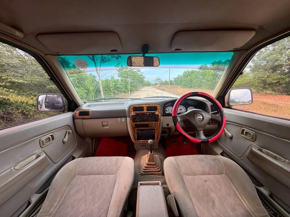 2005 Nissan Frontier I 3