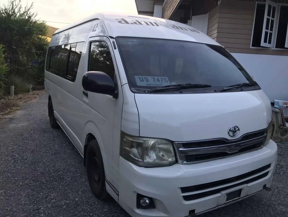 2012 Toyota Commuter V (H200) 2