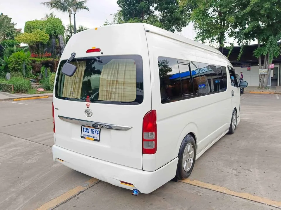 2009 Toyota Commuter V (H200) 3