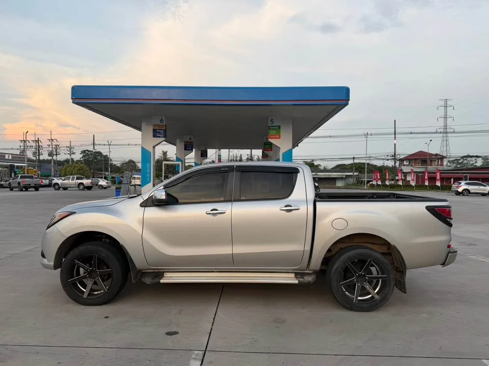 2012 Mazda BT-Series II 3