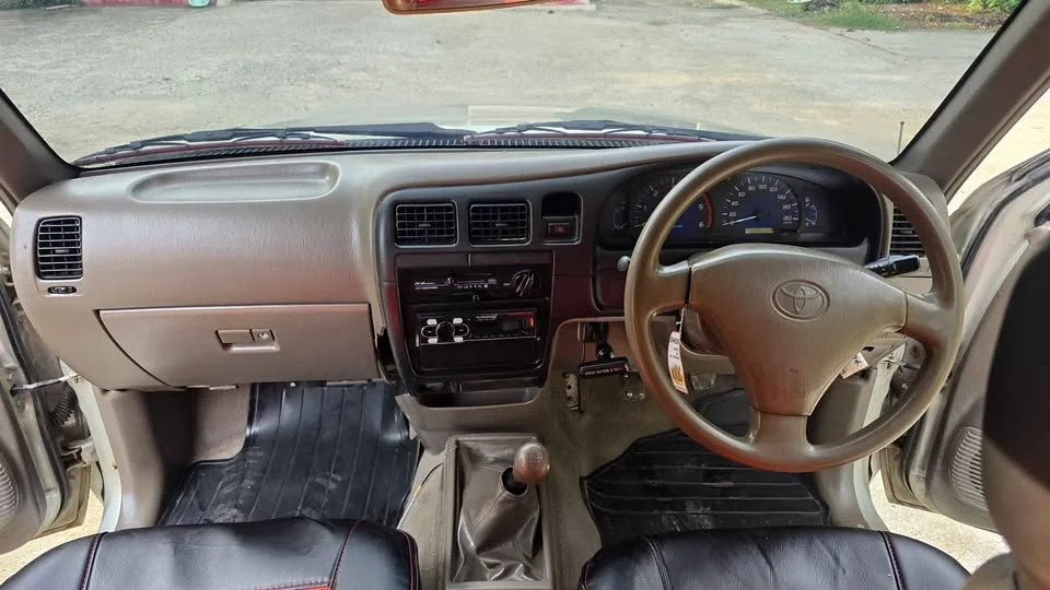 2004 Toyota Hilux Tiger VI 3