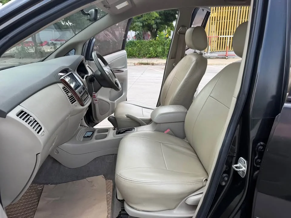 2013 Toyota Innova I 3