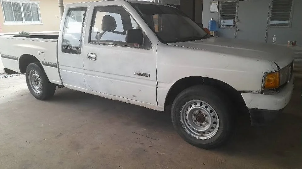 1990 Isuzu TFR III 3