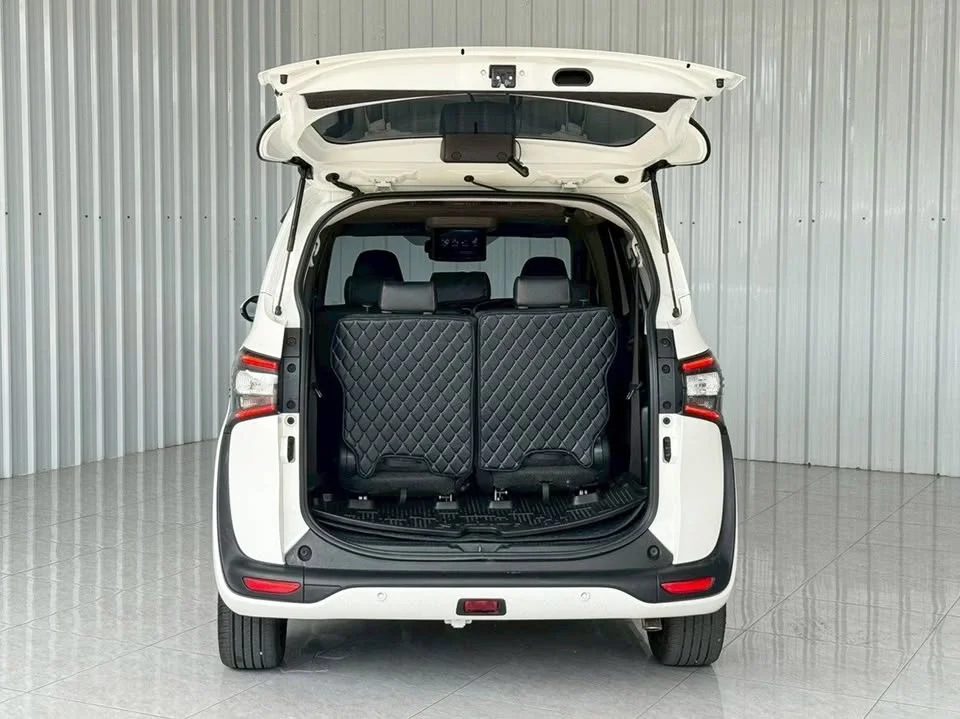 2020 Toyota Sienta II 3