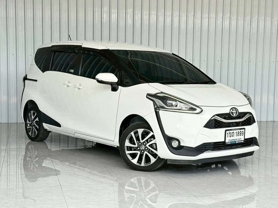 2020 Toyota Sienta II 2