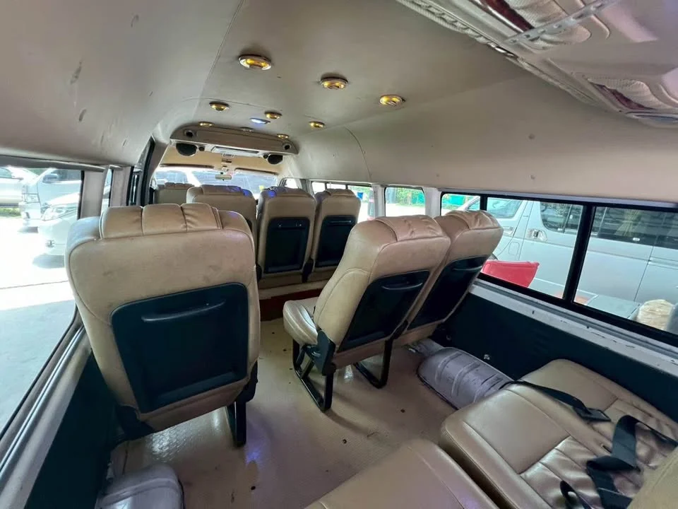 2010 Toyota Commuter V (H200) 3