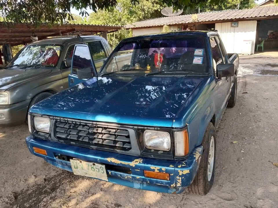 1991 Mitsubishi Triton II 3