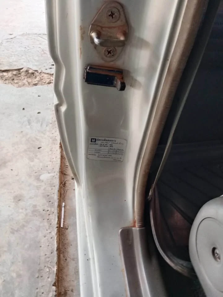 1999 Isuzu TFR III 2