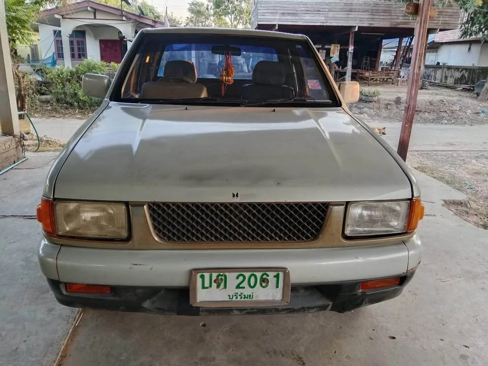 1999 Isuzu TFR III 3
