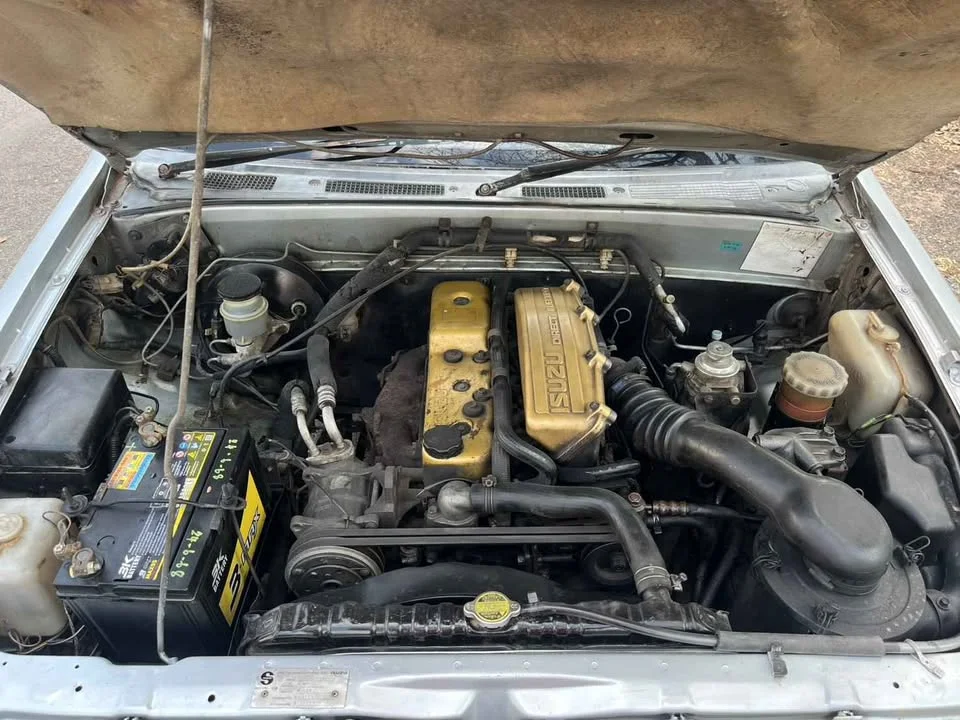 1996 Isuzu TFR III 3