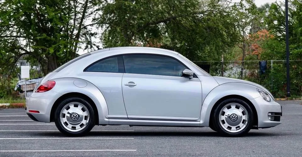 2013 Volkswagen New Beetle 3