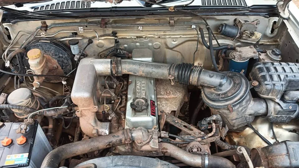 1999 Nissan Frontier I 3