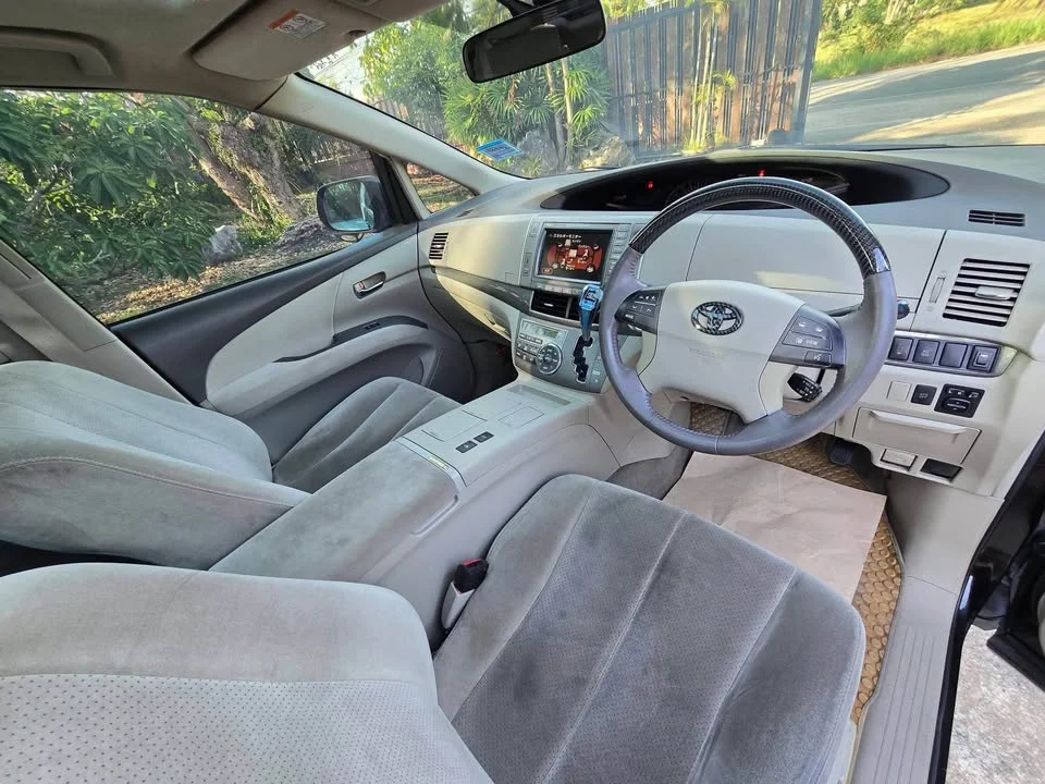 2007 Toyota Estima III 2