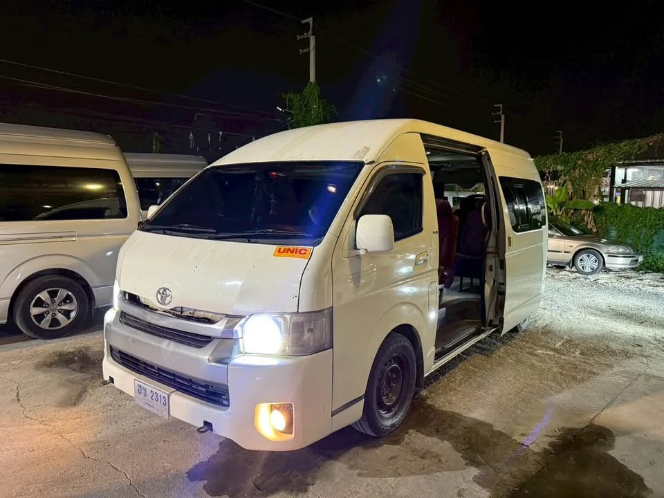 2005 Toyota Commuter V (H200) 2