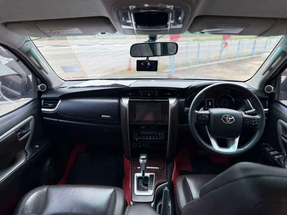 2017 Toyota Fortuner II 3