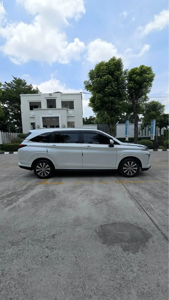 2023 Toyota Veloz III 3