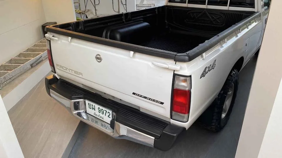 2010 Nissan Frontier I 2