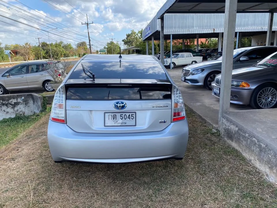 2012 Toyota Prius III 3