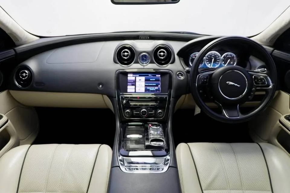 2013 Jaguar XJ X351 2