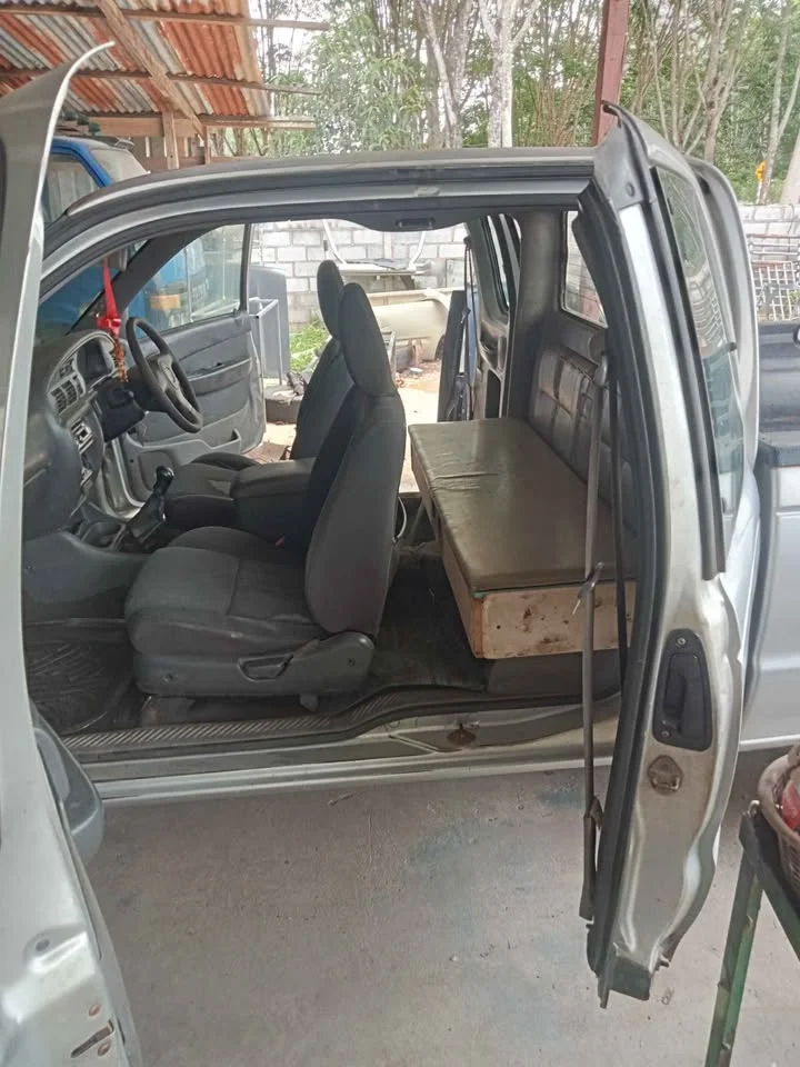 2004 Mazda 2500 Fighter V 3