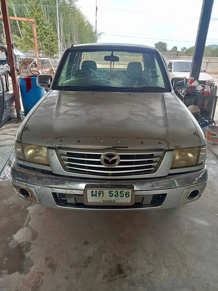 2004 Mazda 2500 Fighter V 2