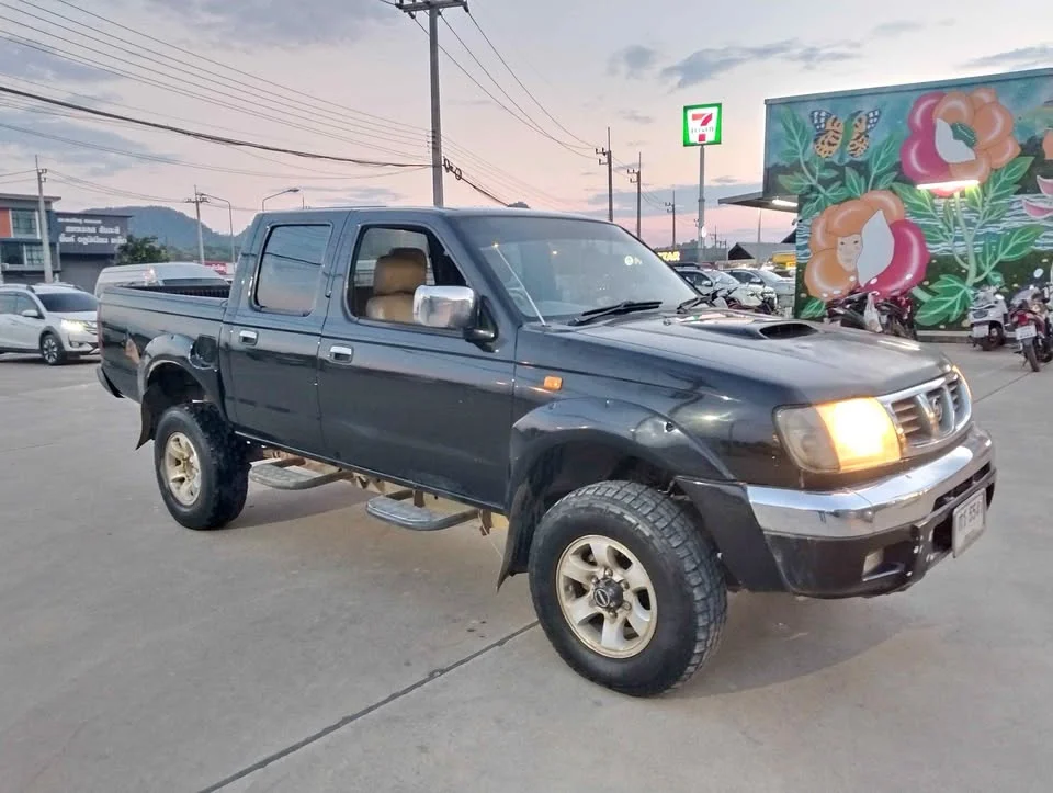 2001 Nissan Frontier I 2