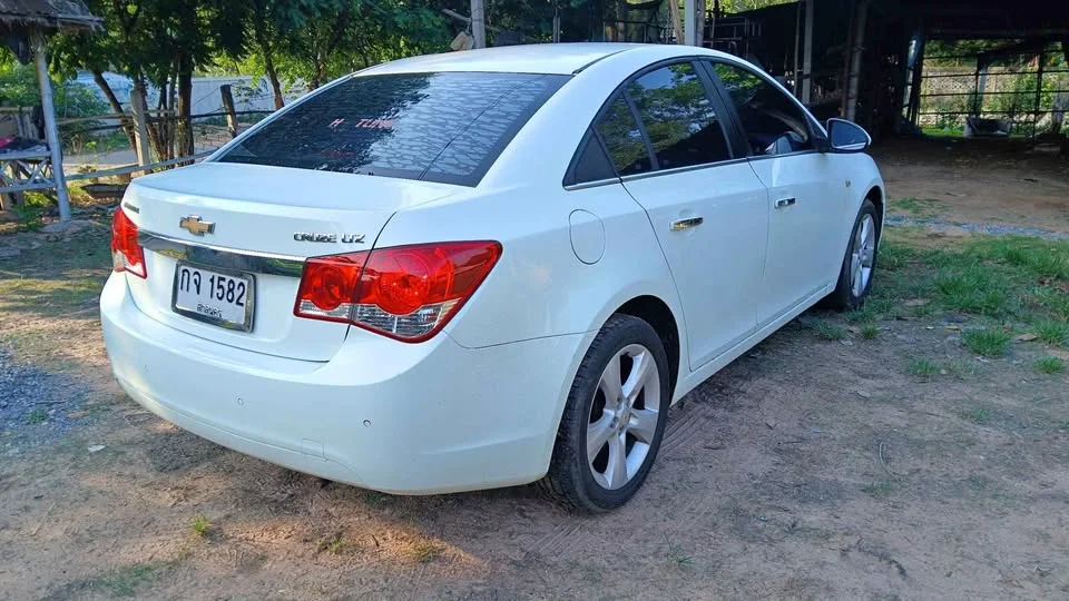 2027 Chevrolet Cruze I 3