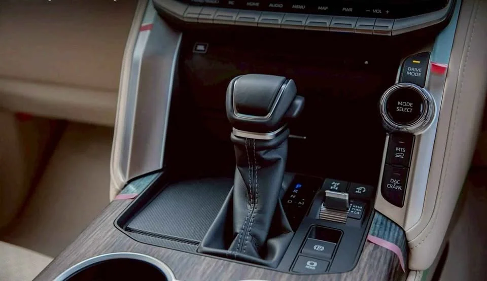 2025 Toyota Land Cruiser J300 2