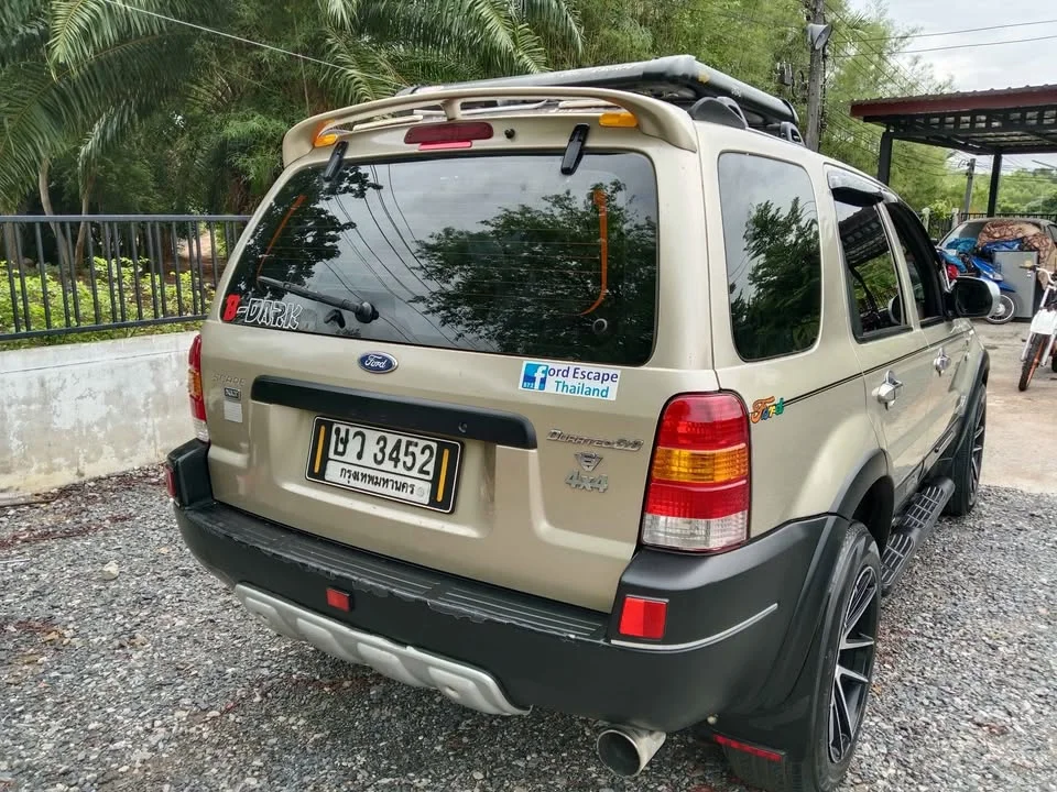 Ford Escape I 3