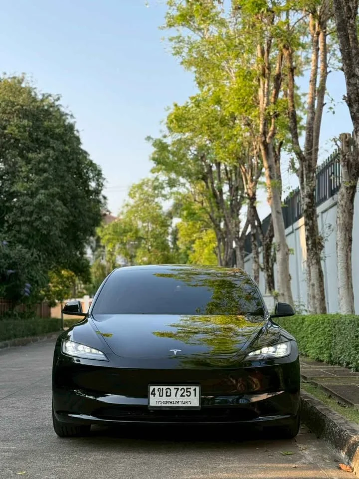 2023 Tesla Model 3 3