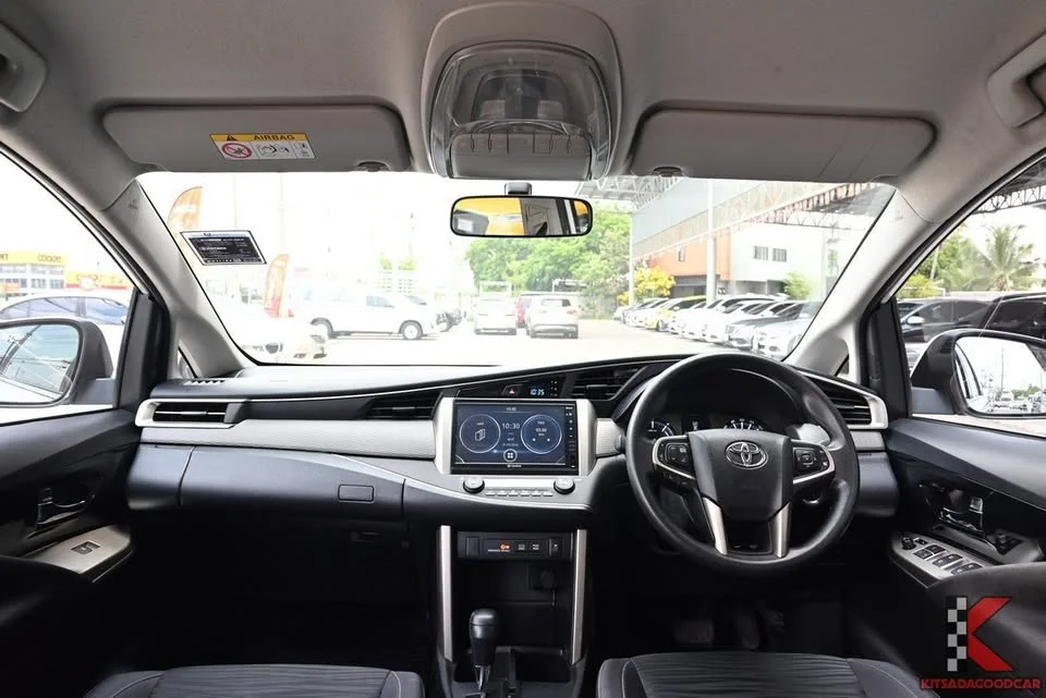 2022 Toyota Innova II 2