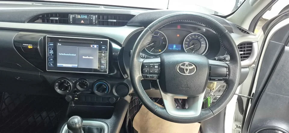 2019 Toyota Hilux VIII 3