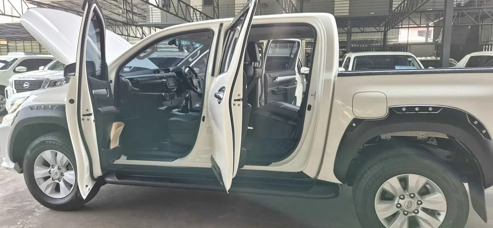2019 Toyota Hilux VIII 2