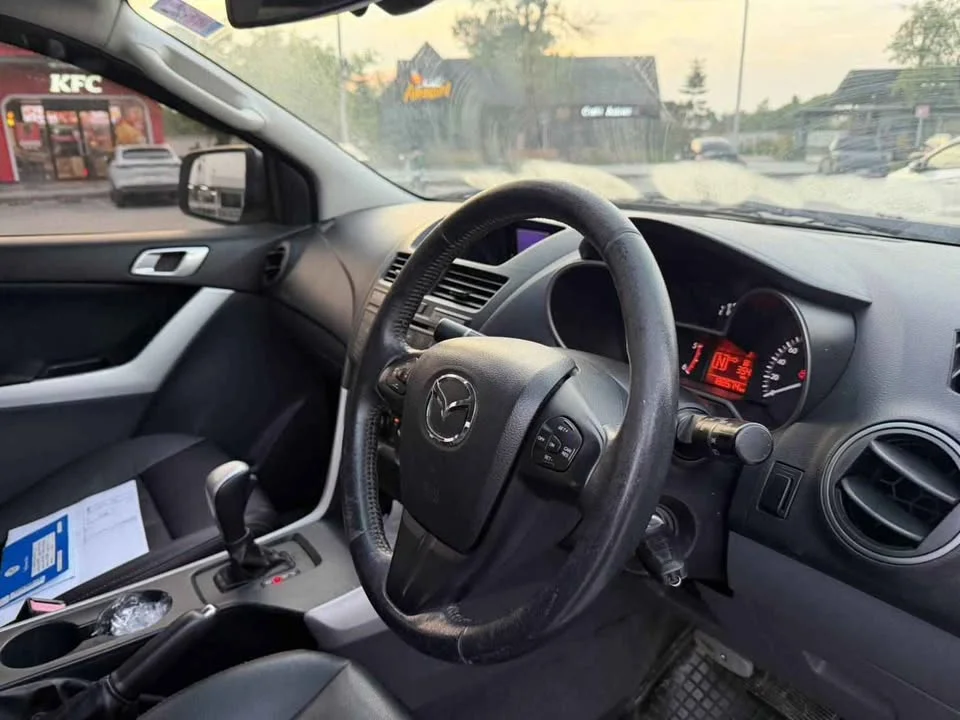 2012 Mazda BT-Series II 3