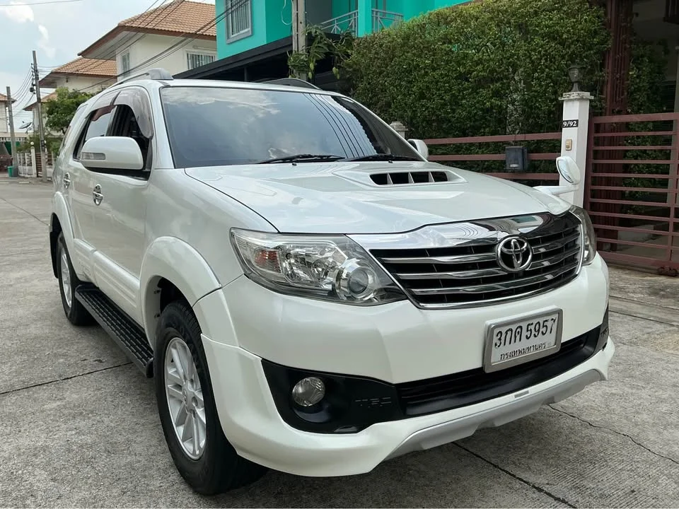 2013 Toyota Fortuner I 3