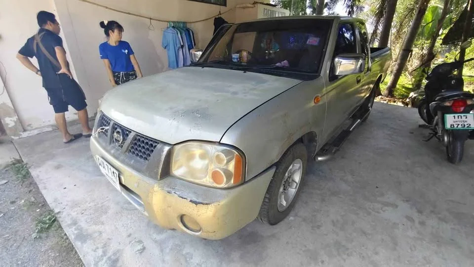 2002 Nissan Frontier I 3