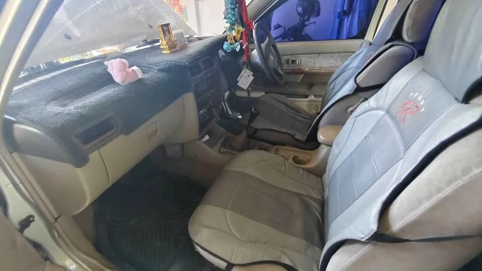 2002 Nissan Frontier I 2