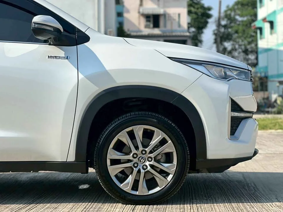 2023 Toyota Innova III 3